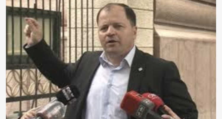 Jemi 11 deputetë”, Lefter Maliqi deklaron votën pro reformës zgjedhore: Opozita parlamentare t’i bëjë lapidar Bashës e Metës që i futi në lista