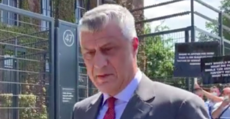 ‘Për djalin, familjen dhe popullin tim’, deklarata e Hashim Thaçit para se të hynte në Hagë