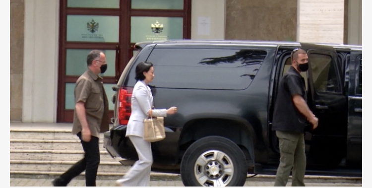 Përplasjet për ndryshimet Kushtetuese, përfundon takimi i Yuri Kim dhe Sorecës në zyrën e Ramës