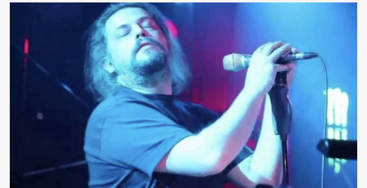 Ministria mbyll klubet e natës, reagon Elton Deda: Ne muzikantët, t’i bëjmë Live-t nga ora 8 e mëngjesit…