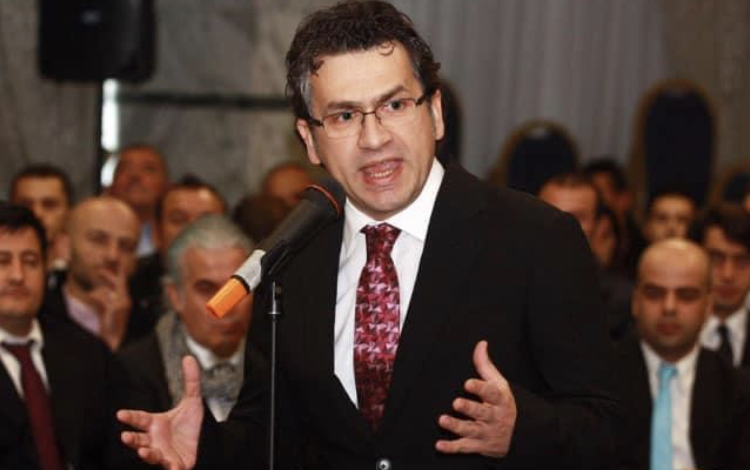 Sa mandate humbet Partia Demokratike nga ndryshimet kushtetuese dhe pse përfiton LSI?