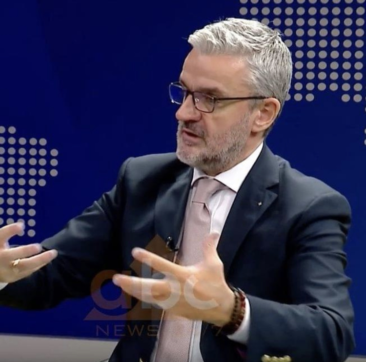 Shko Moisi, thuaji faraonëve t’i lenë njerëzit të lirë …