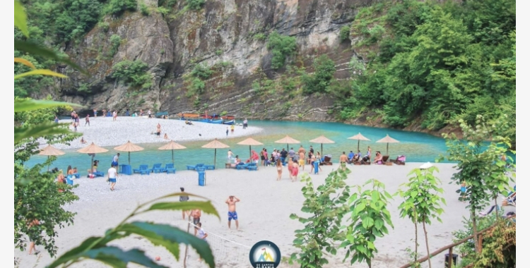 Mos e shisni Shalën për dy aspra e ta mbushësh me budallaçka