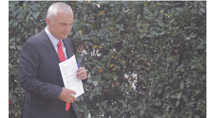 Meta flet hapur: Populli aty është, thotë shpërndaje parlamentin