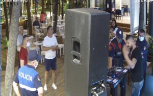 POLICIA  PRISH SPEKTAKLIN ‘Miss Shqiperia’