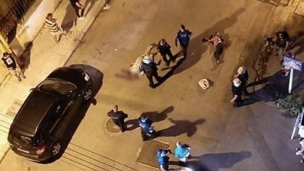 I kërkoi divorcin, burri qëllon me sëpatë disa herë bashkëshorten e tij