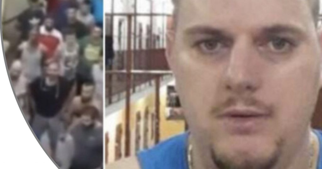 VIDEO/ Shqiptari me flamurin kuqezi vë në rresht të burgosurit në burgun e Koridhalos