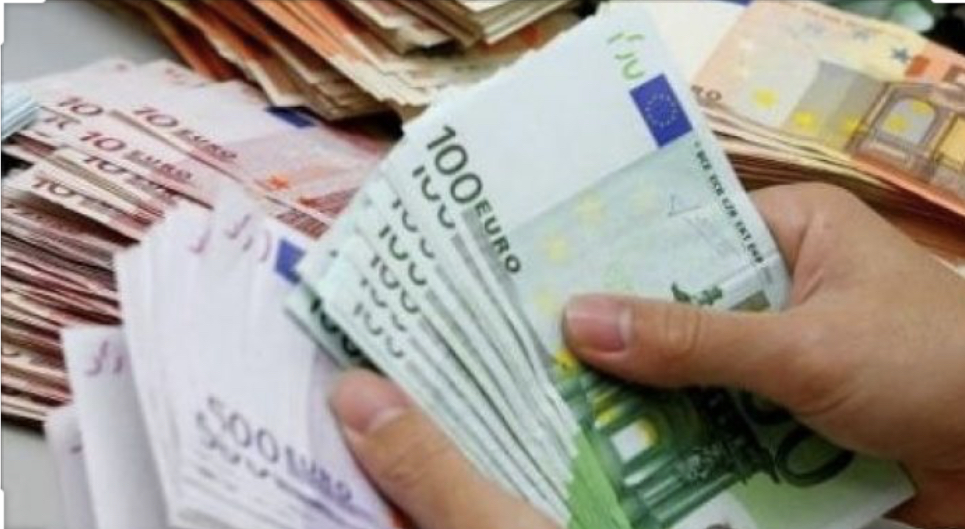 Euro zbret në nivelin më të ulët që para fillimit të pandemisë, nënçmim i fortë i dollarit