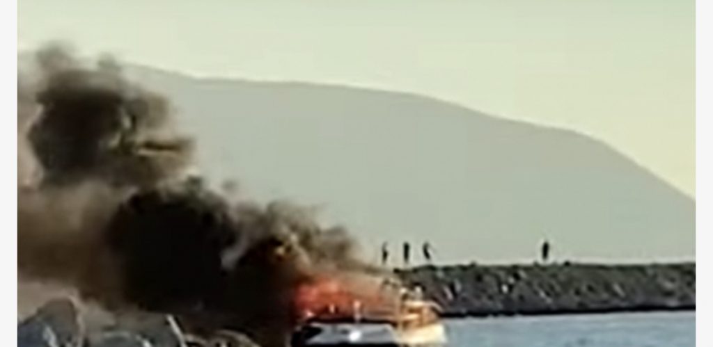 Shkoi ta ndizte, por shpërtheu në flakë, lëndohet pronari i skafit në Vlorë
