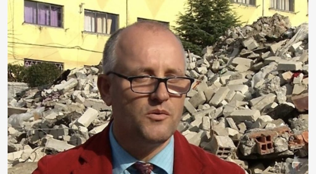 Pedagogu i njohur humb edhe betejën me koronavirusin