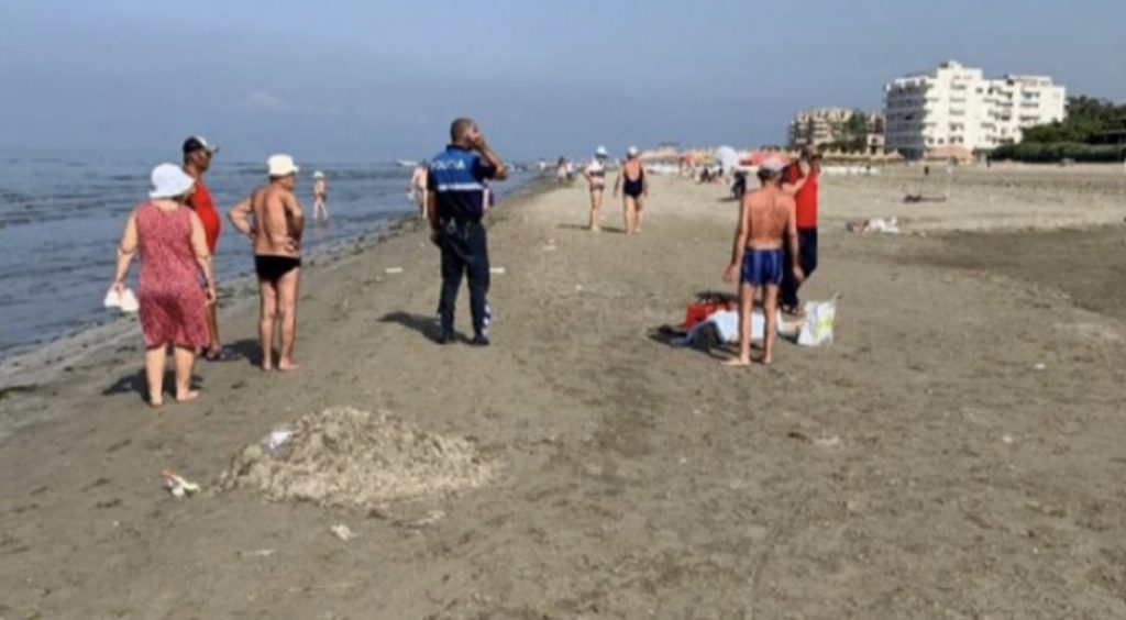 Ndërron jetë 64 vjeçari në Durrës, pësoi arrest kardiak pasi doli nga uji