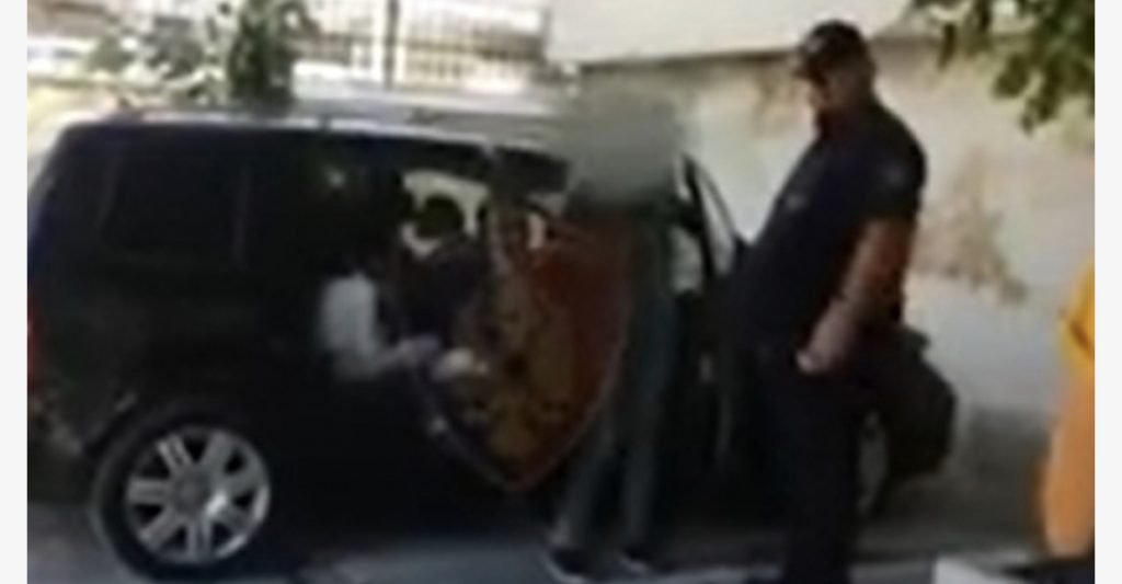 Merrnin lekë për të trafikuar emigrantët drejt vendeve të BE, arrestohen 3 persona në Korçë