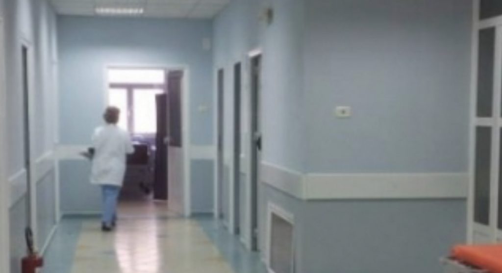 Turisti ukrainas shkon në spitalin e Vlorës për ndihmë por ndërron jetë!
