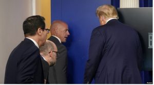 Trump nxirret me urgjencë nga konferenca për shtyp, ja çfarë tha