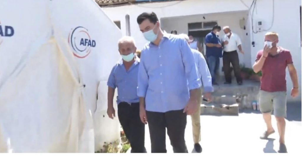Pas denoncimit të Bashës, këshilli bashkiak i Durrësit merr vendim brenda ditës për familjen në çadër