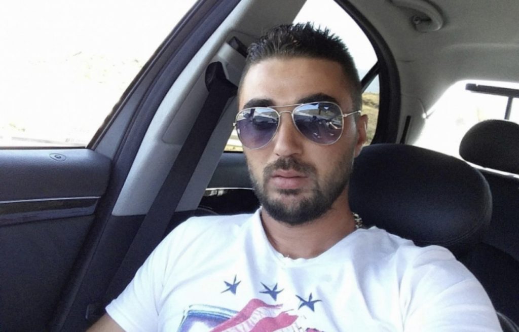 Vdiq duke rregulluar një makineri në punë, dalin fotot dhe emri i 29 vjeçarit nga Tropoja, vëllai i bën dedikimin prekës: Ike para 
