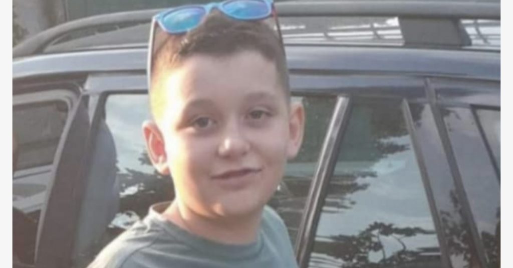 Ky është 10-vjeçari që humbi jetën tragjikisht sot në Kakavijë, mësuesja i bën dedikimin prekës: Po shtegtonte me prindërit në Greqi, ëndrra e tij u pre në mes