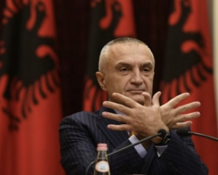 Presidenti Meta i lumtur pas fitores së Kombëtares kuqezi