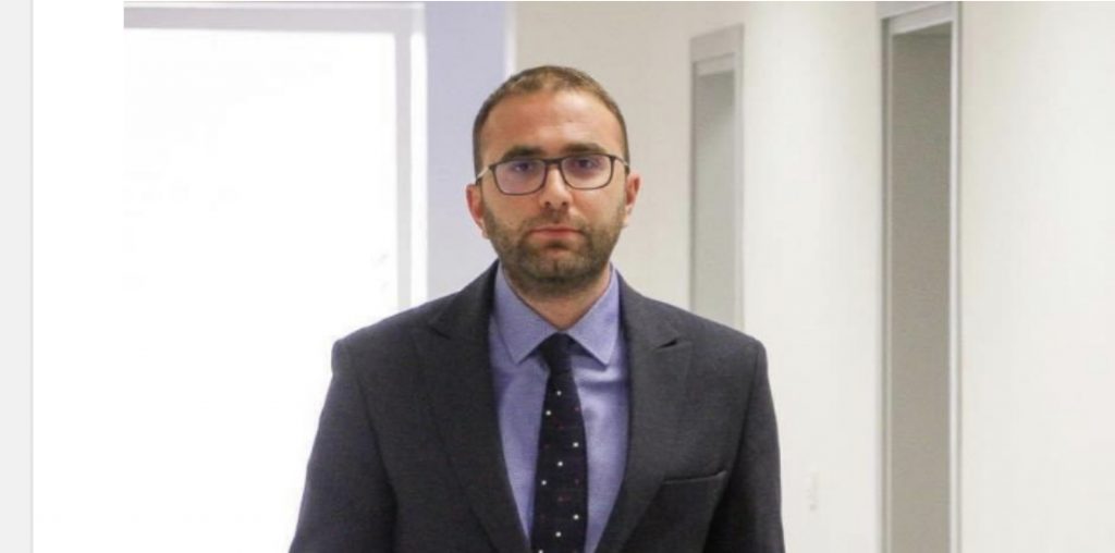 Formulari për administratën/ Bardhi i përgjigjet Braçes: Hetim për kupolën e PS të përfshirë në këtë çështje