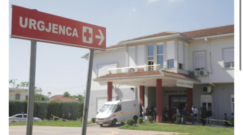 U plagos në aksidentin e ambulancës me BMW-në, ndërron jetë pas 7 ditësh ‘luftë’ në spital 57-vjeçarja