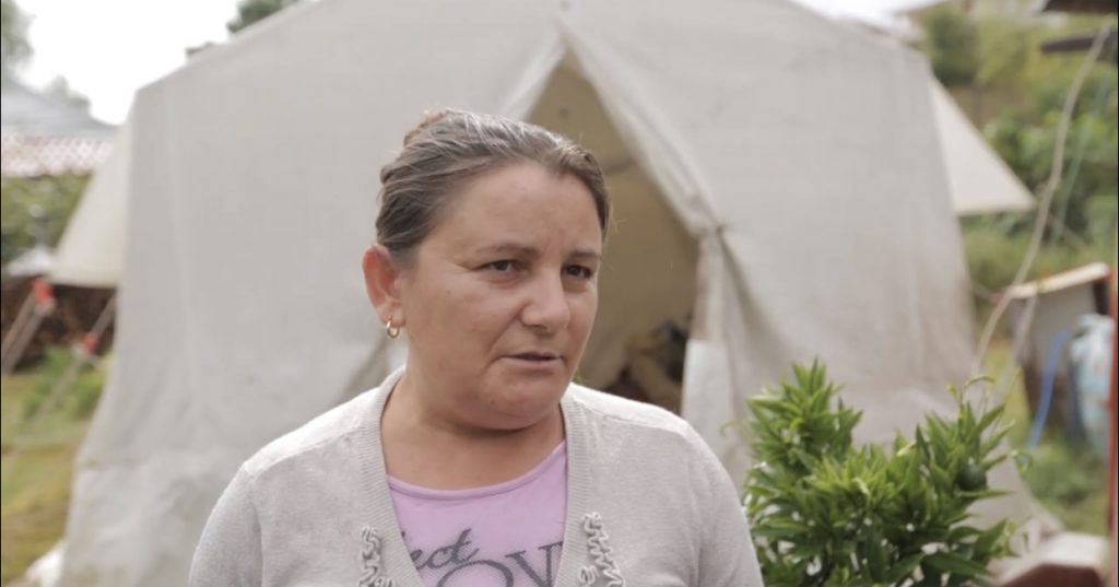 Familja Preni në Krujë rrëfen natën e vështirë në çadër gjatë stuhisë së shiut