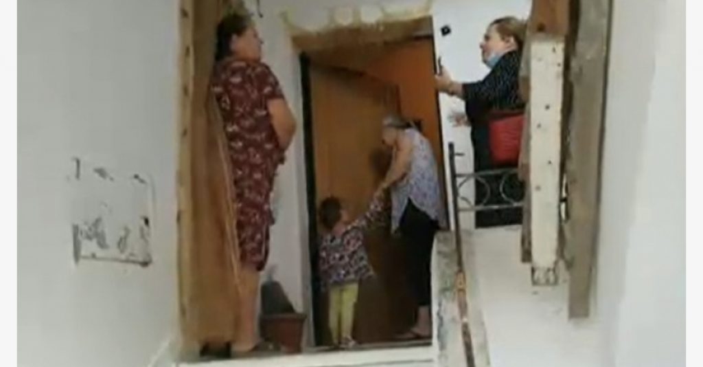 Edukatorja dhunon foshnjën 18 muajshe në Durrës, procedohet pronari i kopshtit, ekspertiza konstaton shenja dhune