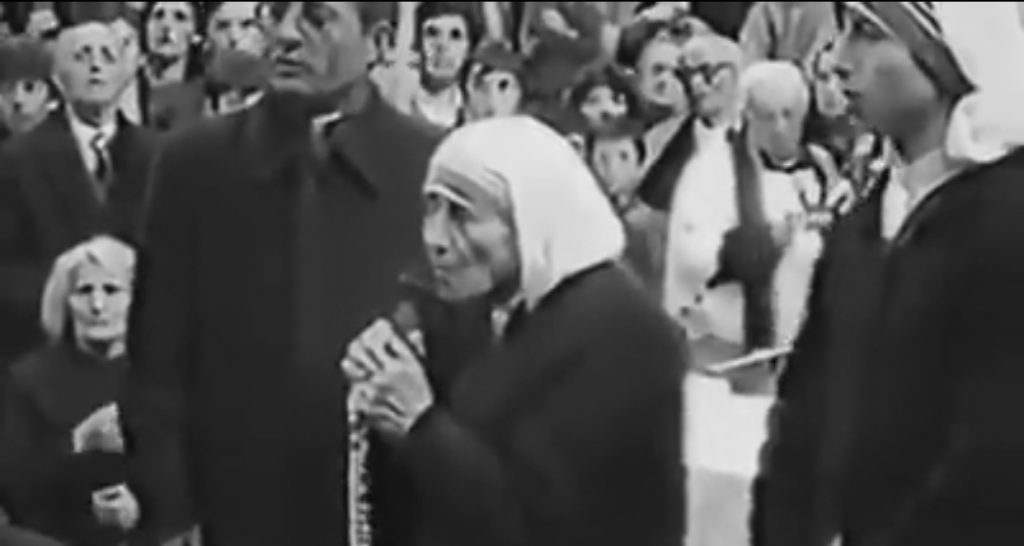 Rama nxjerr videon me momentet prekëse, ja si e uron ditën e Shenjtërimit të Nënë Terezës
