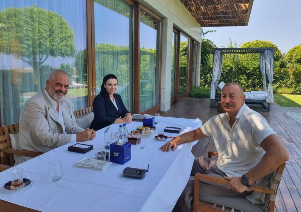 Protesta e naftëtarëve në Ballsh/ Rama diskuton çështjen e Rafinerisë me presidentin e Azerbajxhanit: Ja angazhimin që mora