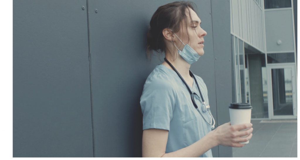Skkrimi në ‘The Economist’: Trauma kolektive që po shkakton Covid