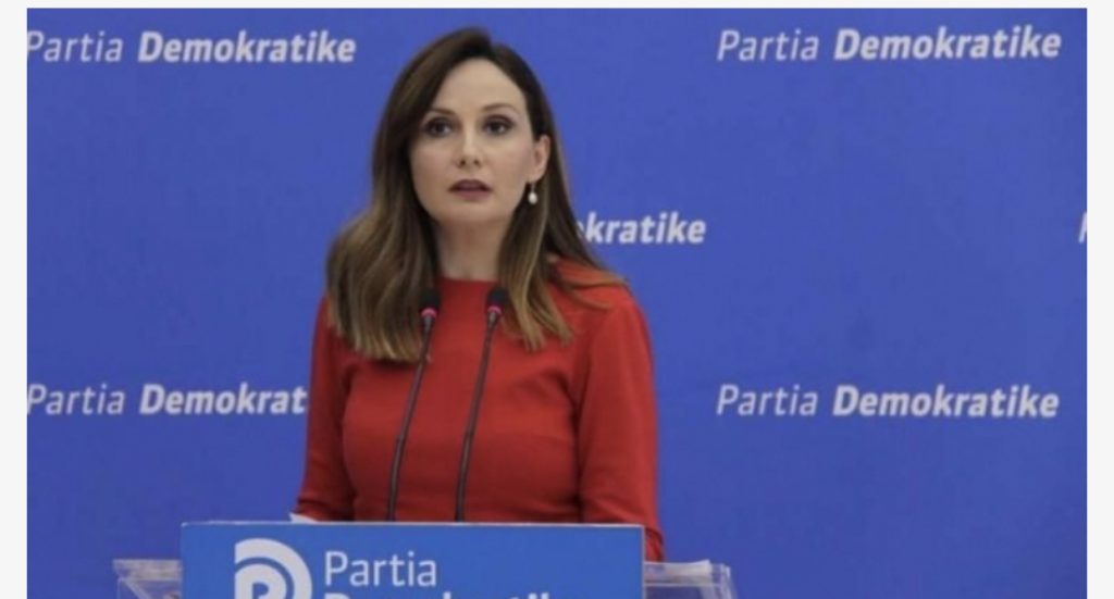 Tabaku: 97% e shqiptarëve kanë paguar 4,2 mld euro taksa të rritura