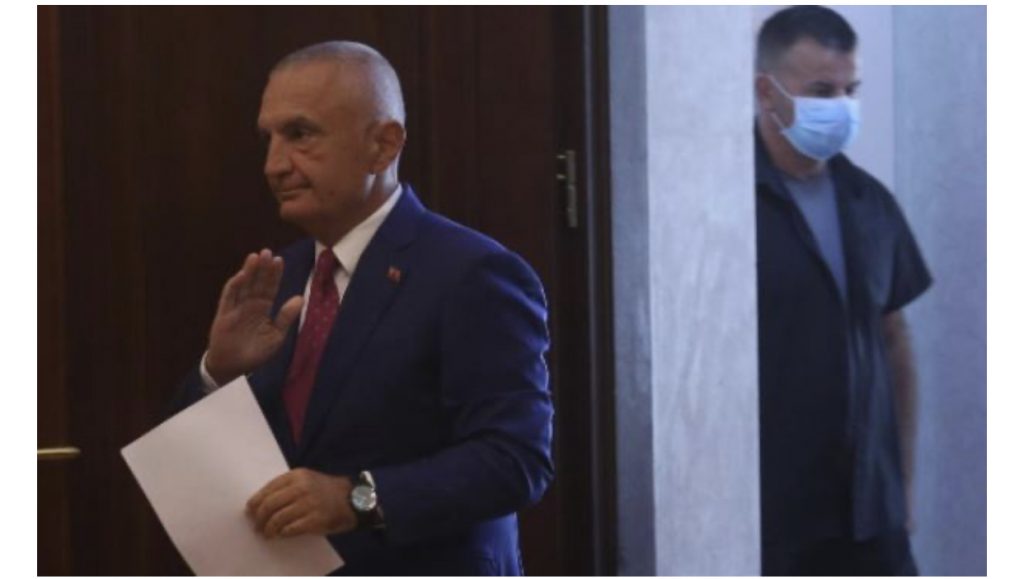 Vonesat për ngritjen e Gjykatës Kushtetuese dhe të Lartë, Presidenti Meta letër 4 institucioneve