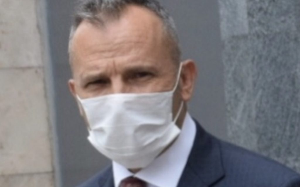 Prokurori Kol Hysenaj,  bleu makinën 500 mijë lekë, e shiti 22 mijë euro