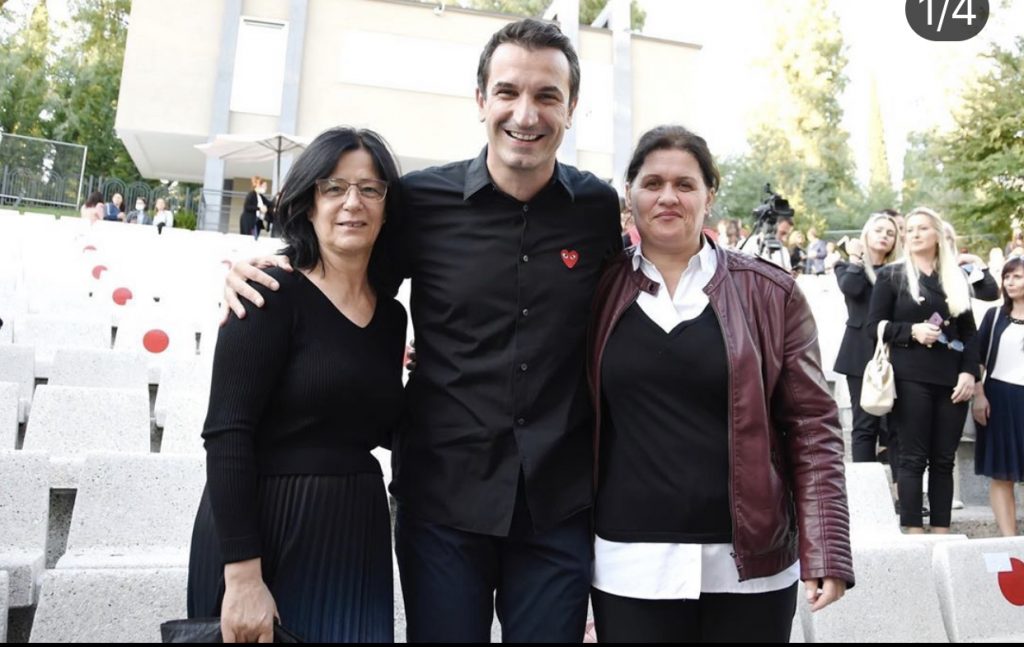 Veliaj fillon fushatën  me gratë socialiste