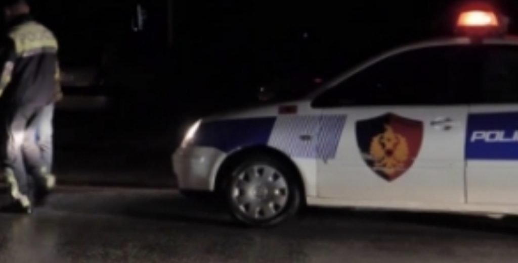 Përplasi për vdekje 30 vjeçarin që po lëvizte me biçikletë, arrestohet autori në Fier