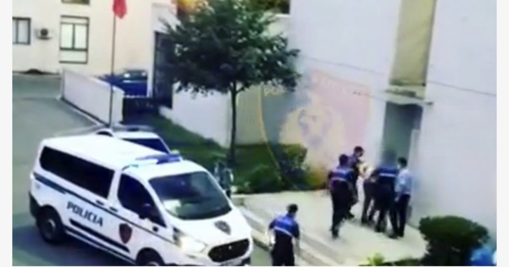Gjykata lë në burg dy hajdutët e shtëpive