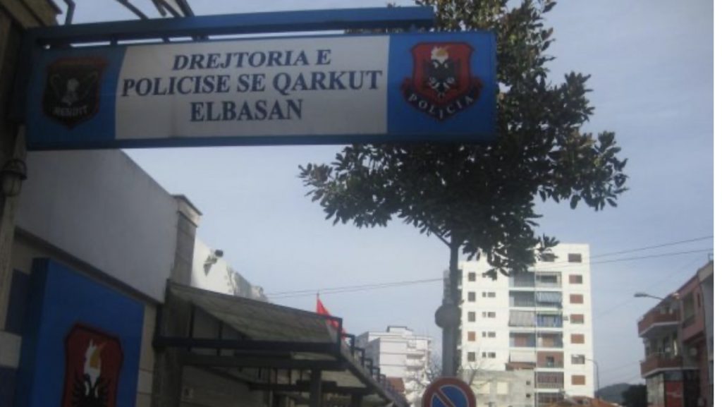 Policia e Elbasanit vë në  prangat një 20-vjeçar