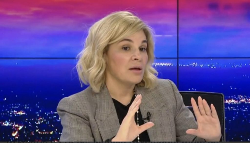 Kryemadhi thotë se do publikojë PËRGJIME: Administratorë të PS, bëjnë PAZARE. Ja ku i kemi kapur