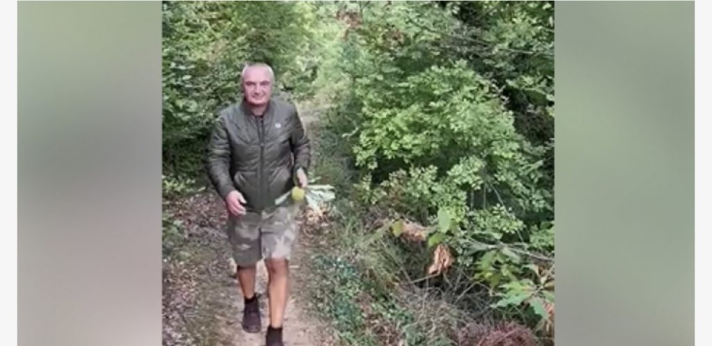 I veshur me kamuflazh nëpër shtigje mali mes gështenjash, Ilir Meta mesazh të koduar Edi Ramës