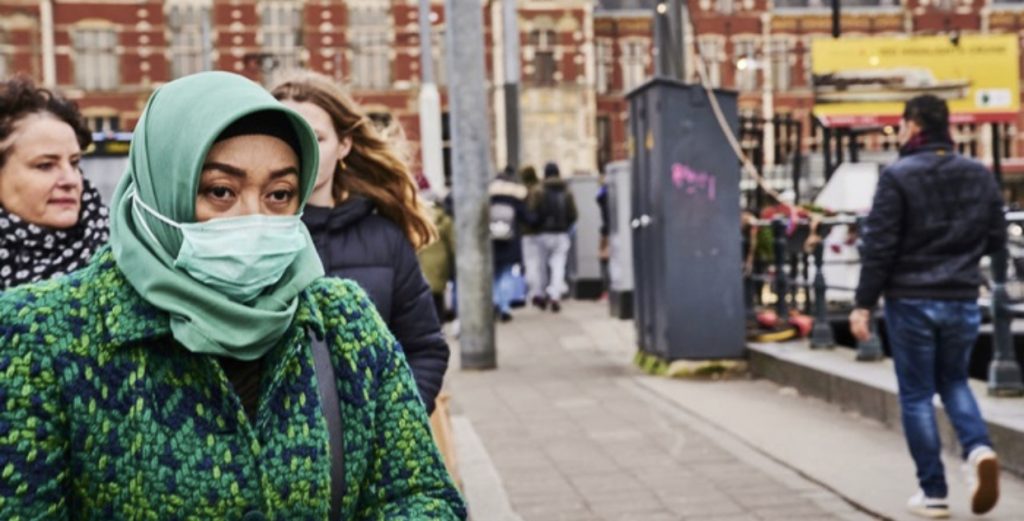 HOLLANDA ashpërson masat anti-covid: Mbyllen baret, restorantet