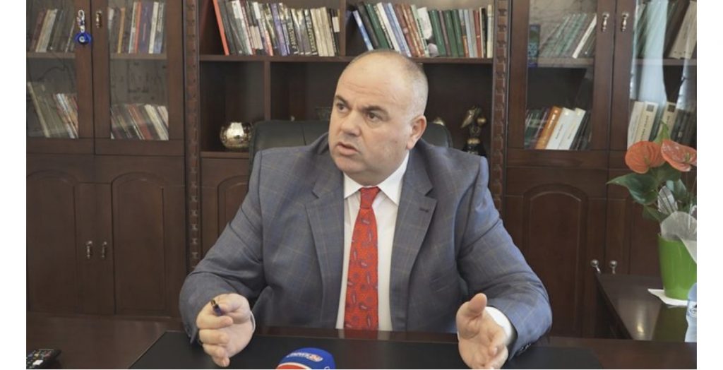 Fondi Shqiptar i Zhvillimit  i jep  3 mln  euro tender vêllait të Safet Gjicit