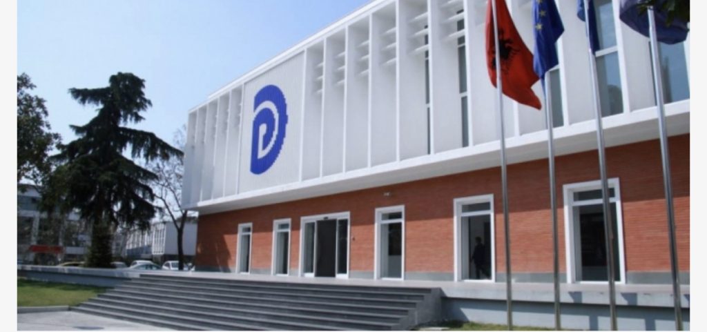 ELBASAN/ Zbardhen 45 EMRAT e PD, gati për votim
