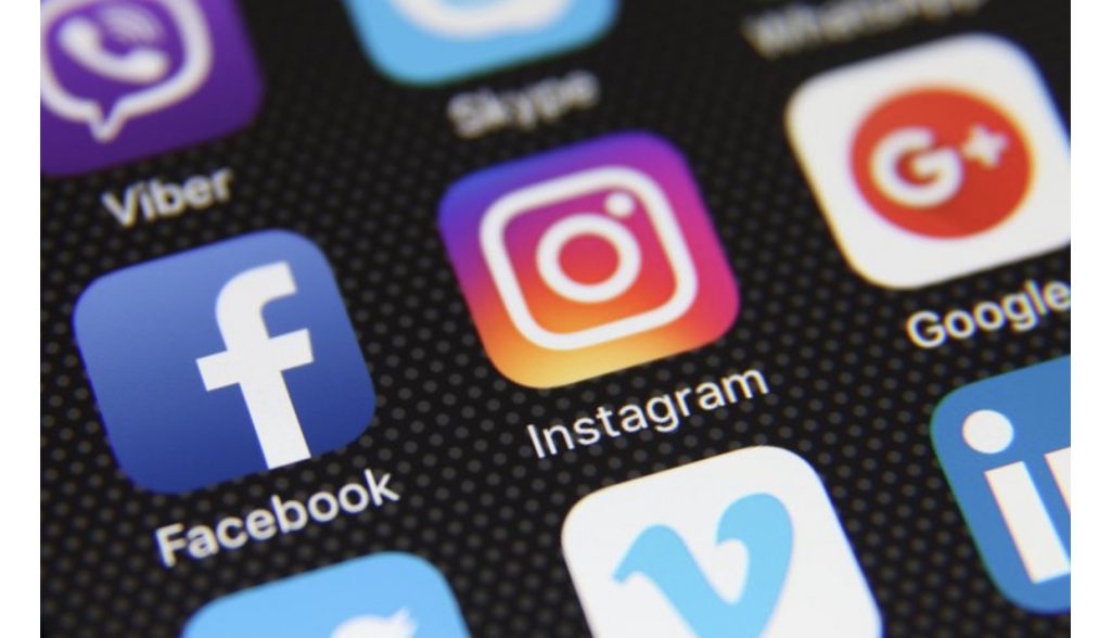 Nga bisedat që zhduken te selfiet stickers, njihuni me të gjitha ndryshimet e reja të Instagram-it