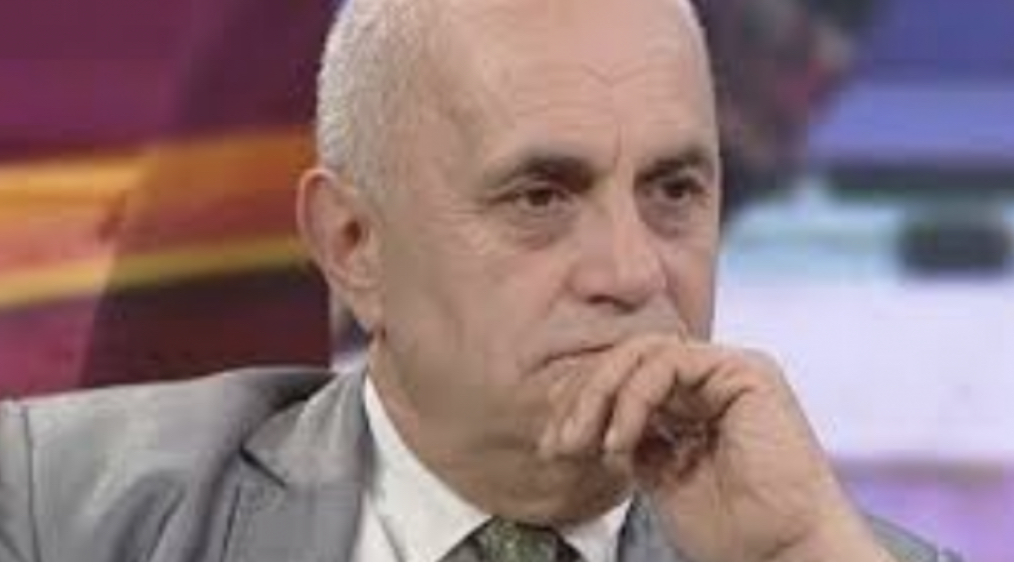 Profesori i njohur Artan Fuga ka lajmëruar se ka kaluar me sukses koronavirusin