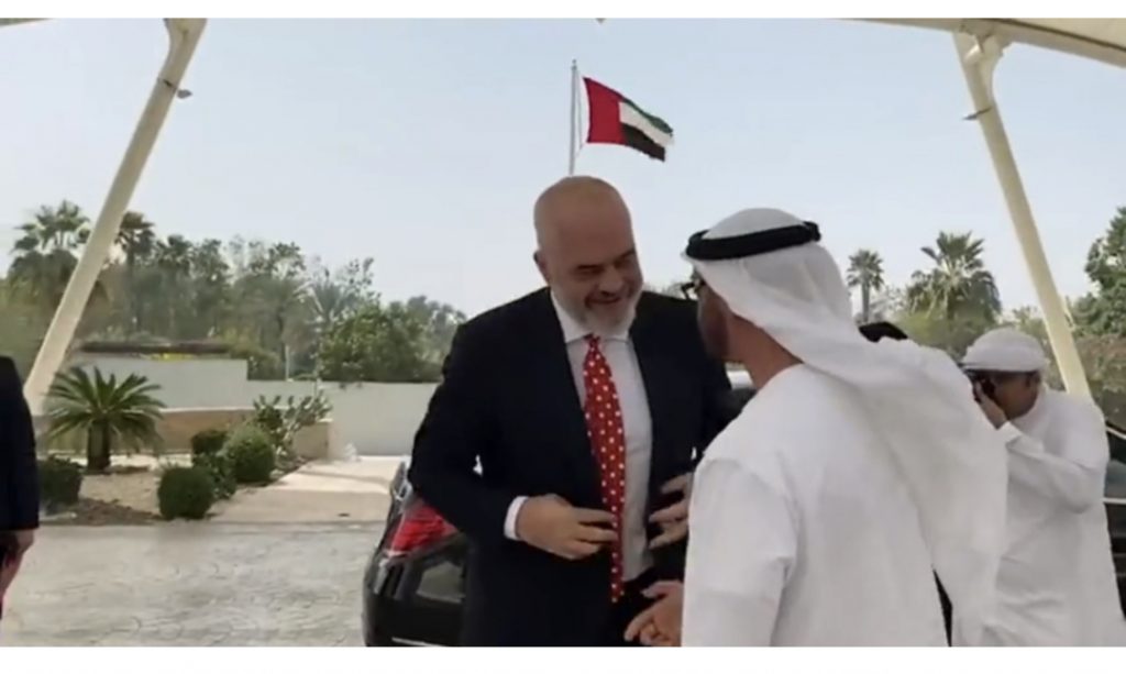 Rama nga Abu Dabi: Princi i Aarabisë me hapi derën…