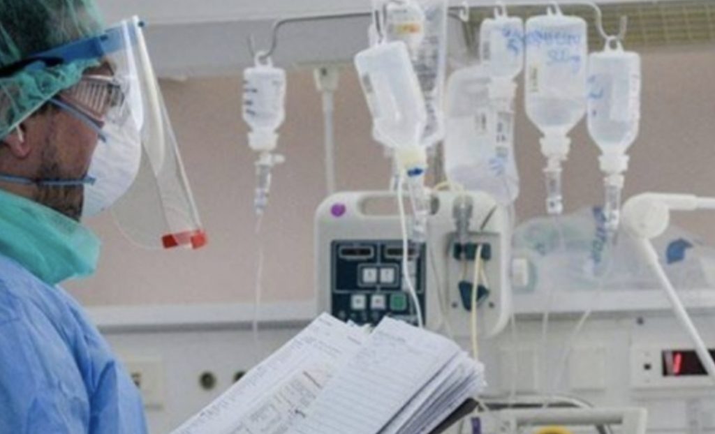 Situata në Greqi përkeqsohet, brenda 24 orëve kanë humbur jetën 60 persona