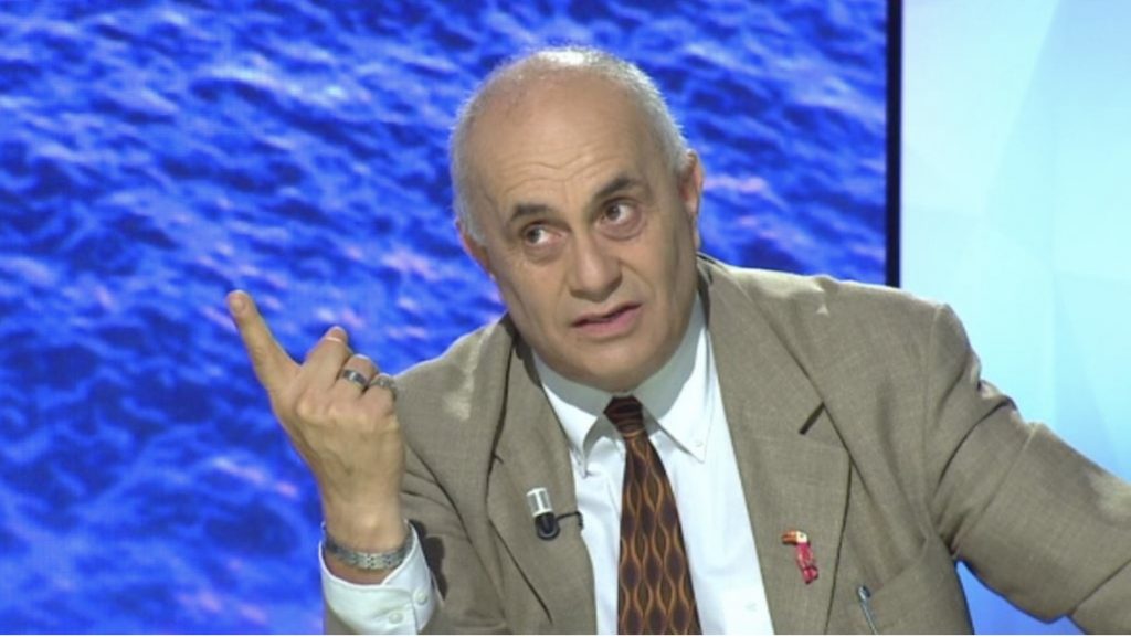Nuk bëhet kështu shkolla në televizion!