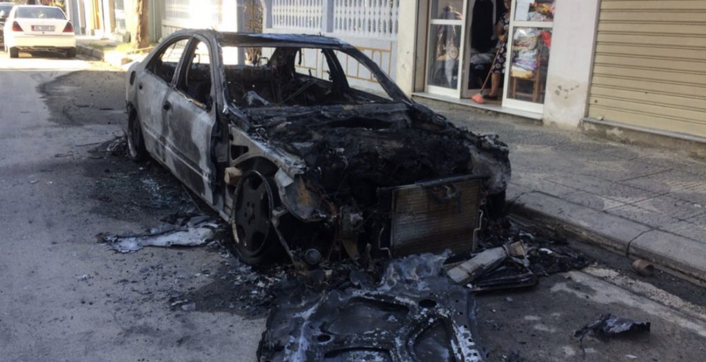 Vlorë,digjet makina  “Audi”
