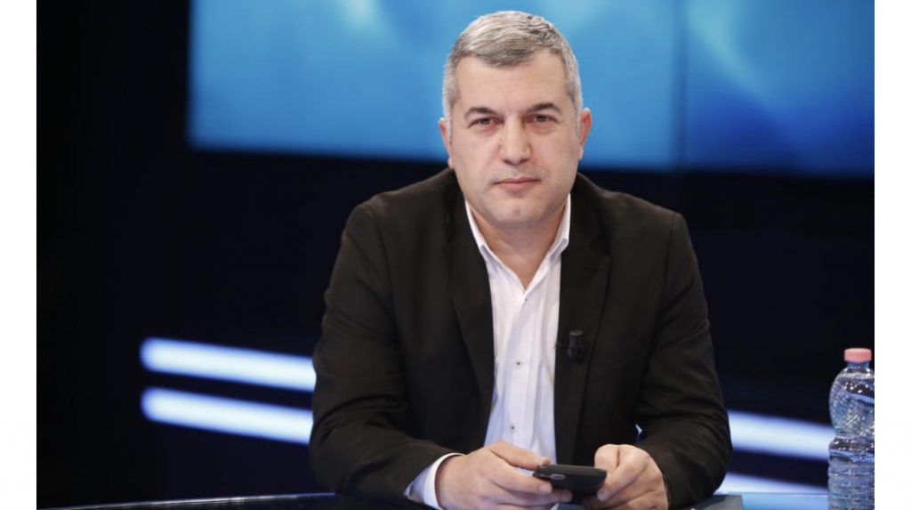 Mjeku  Artan Koni shpjegon si bëhet raportimi i viktimave nga Covid