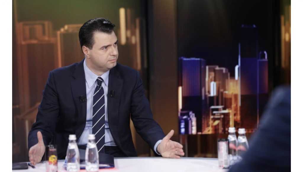 Basha i përgjigjet akuzave për pasurinë dhe stilin e punës: Kaloj 4-5 ditë pa parë vajzat