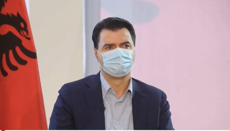 Kryedemokrati Lulzim Basha bashkëbisedim me gazetarët
